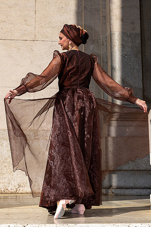 20220526 a 42,204820,Lovely Elegance ,c