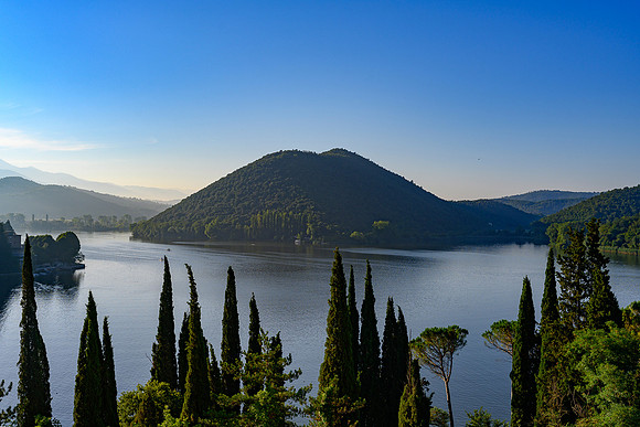 20220302 a 31,185753,The Lake and the Hill ,c