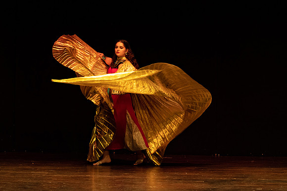 20221018 aa 22,216262,She Dances ,c