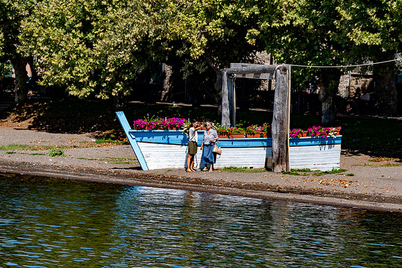 p,20211012 a 21,197653,Ladies and Flowers Boat ,c