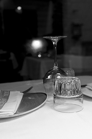 p,20220624 aa 53,204730,Glasses in the Night ,b