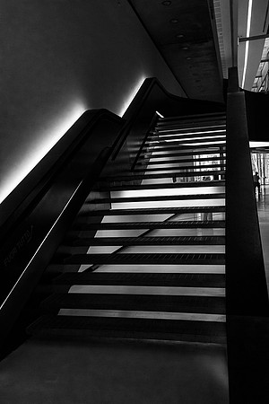 20231110 aa 54,259845,Black Stairs ,b