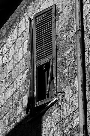 p,20211214 a 24,200340,That Old Window ,b